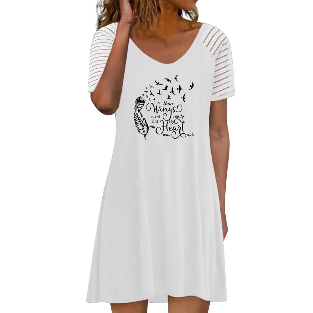 Robe à manches courtes à col rond avec lettres et imprimés graphiques