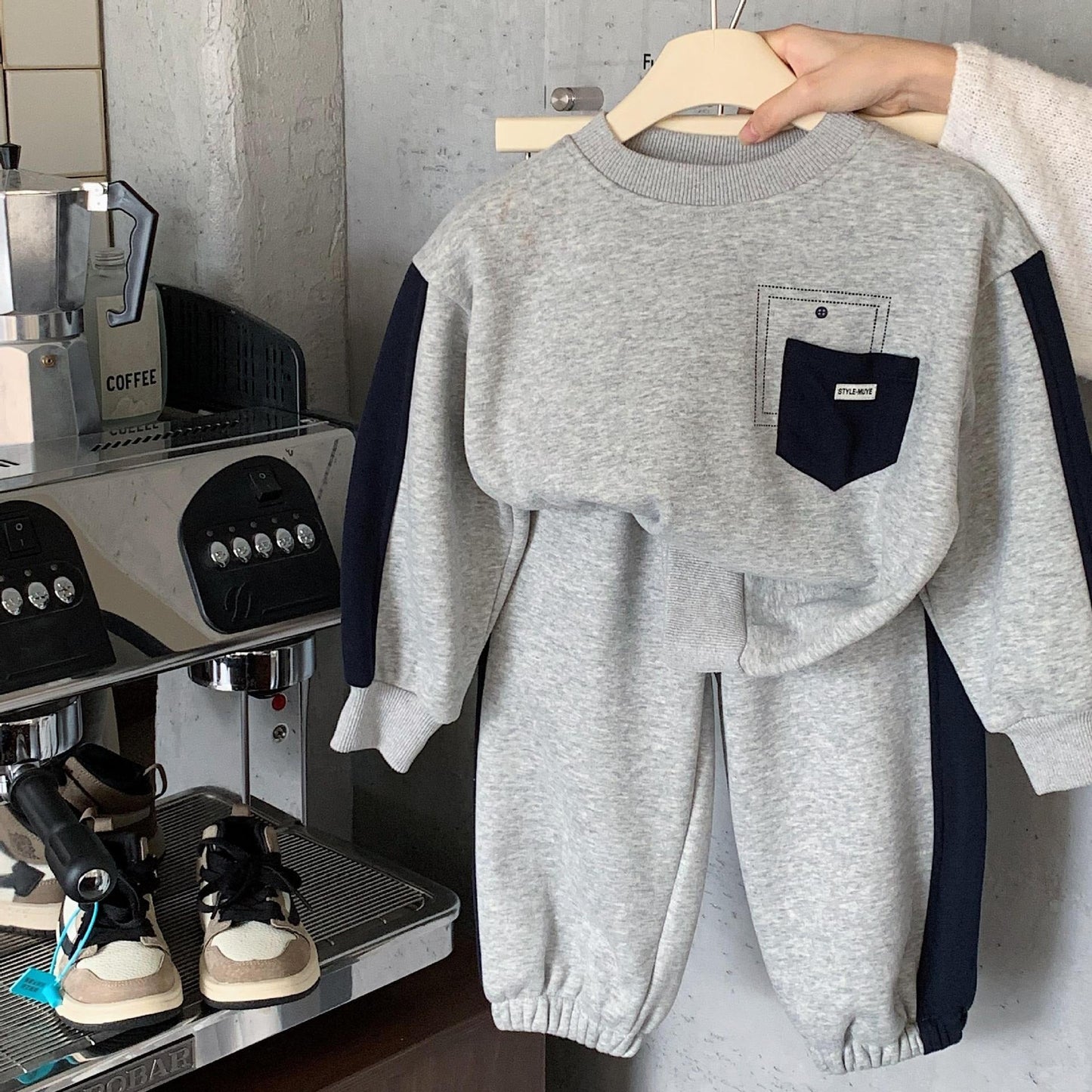 Boys Fleece-Lined two-piece tracksuit Gray Sweatshirt and Jogger Pants
