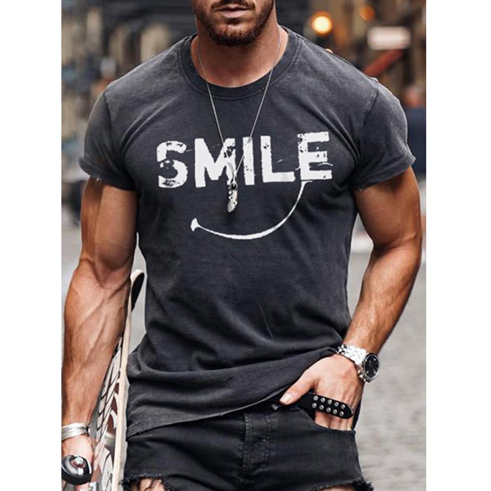 Camiseta de hombre de manga corta con cuello redondo y estampado de letras y bandera