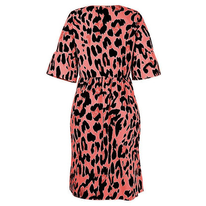 Robe babydoll léopard à col en V et manches volantées