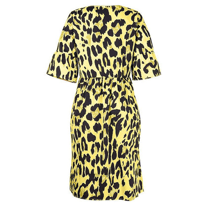 Robe babydoll léopard à col en V et manches volantées