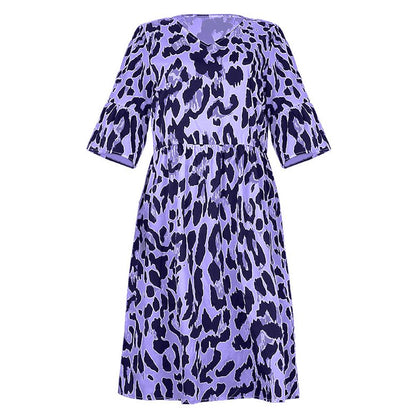 Robe babydoll léopard à col en V et manches volantées