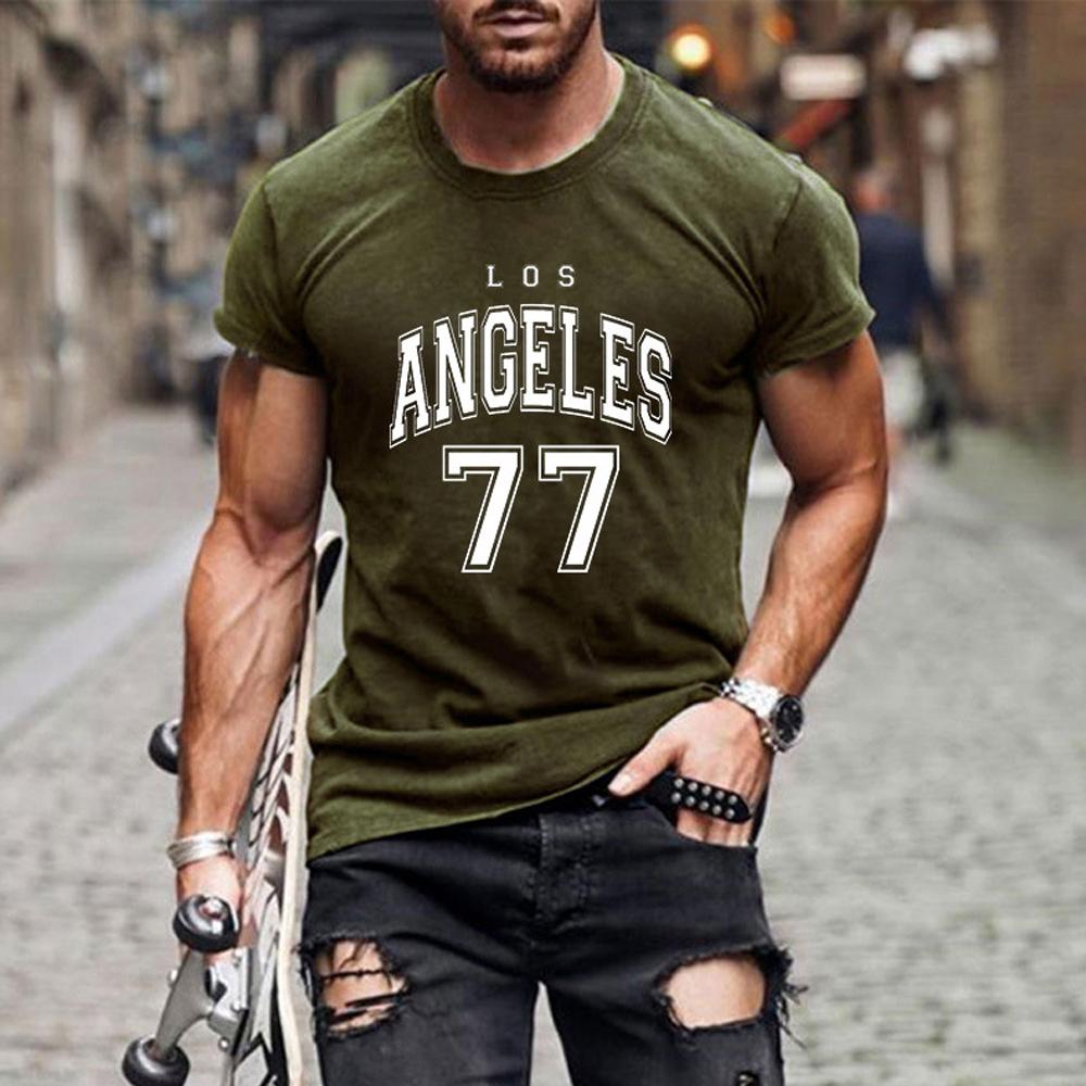 Camiseta de manga corta con cuello redondo y estampado de letras y números para hombre