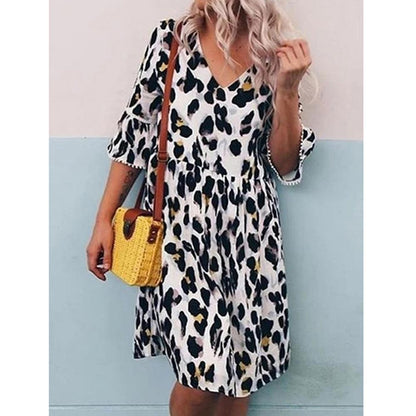 Robe babydoll léopard à col en V et manches volantées