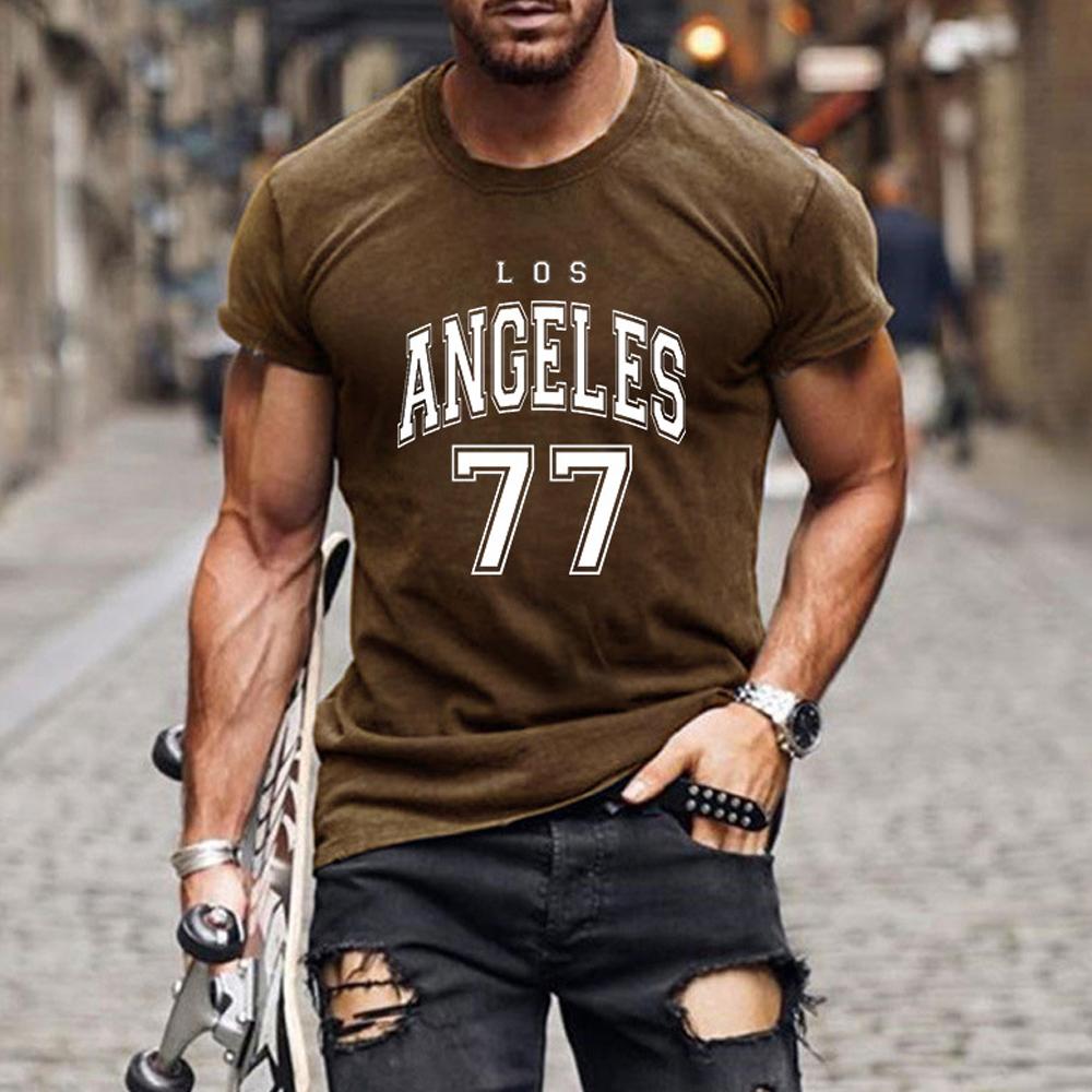 Camiseta de manga corta con cuello redondo y estampado de letras y números para hombre