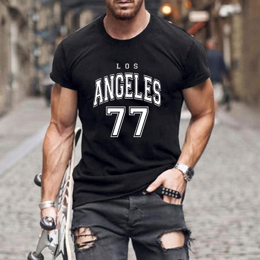 Camiseta de manga corta con cuello redondo y estampado de letras y números para hombre