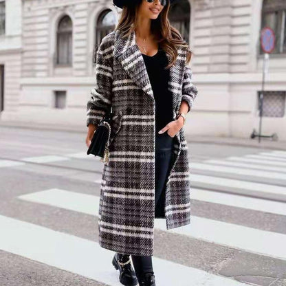 Abrigo de paño de doble botonadura a cuadros gris y negro con solapa y cuello de solapa
